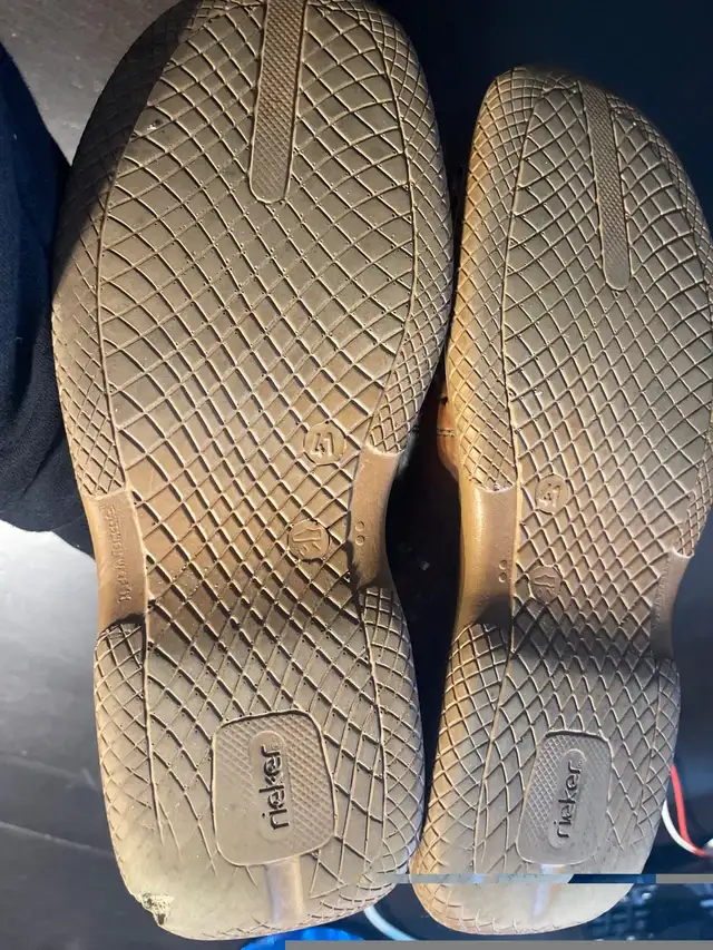 Rocker Antistress shoes Size 9 in Men's in Mississauga / Peel Region - Image 5