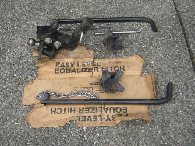 Easy Level Deluxe Equalizer Hitch Set in Travel Trailers & Campers in Delta/Surrey/Langley - Image 3