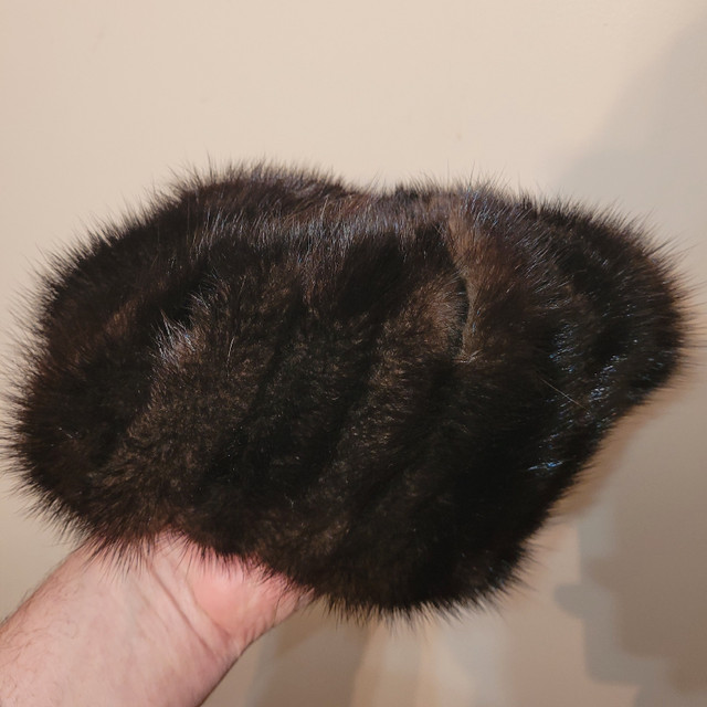 Women's mink hat in Women's - Other in Kitchener / Waterloo - Image 2