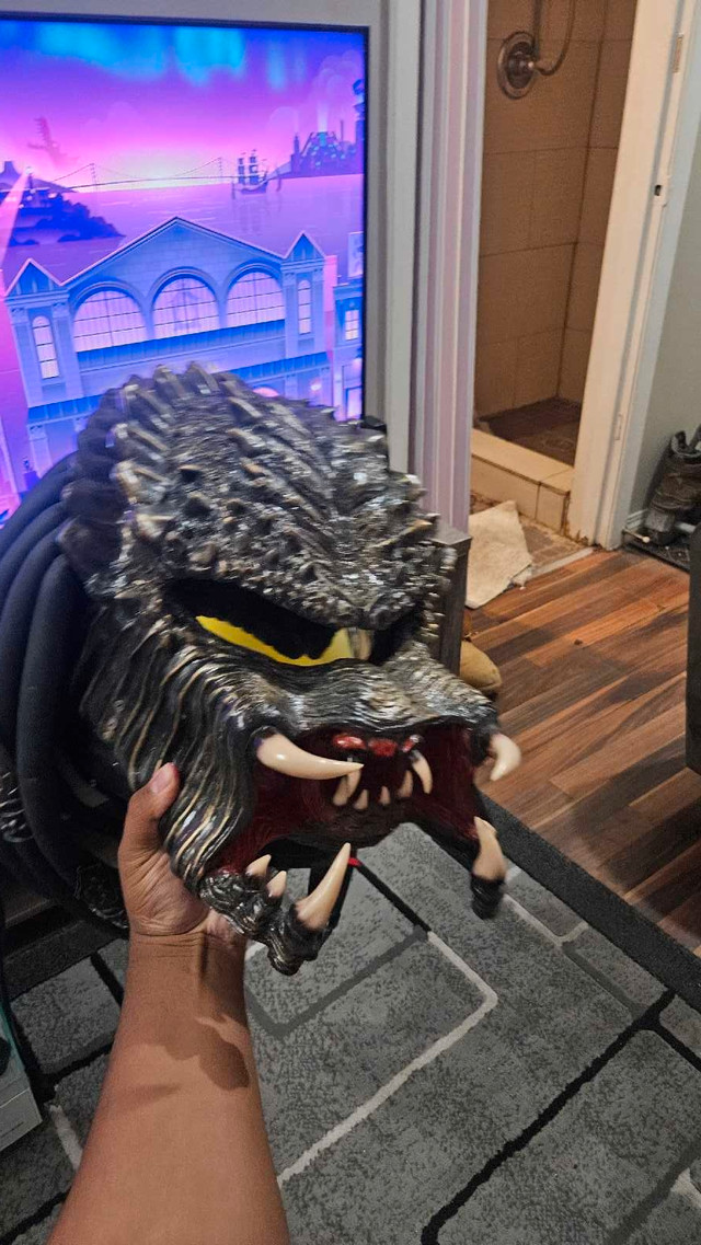 predator bike helmet  in Other in Edmonton - Image 2
