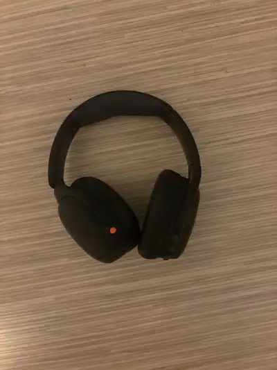 Great Condition, Barely Worn. Great for gym