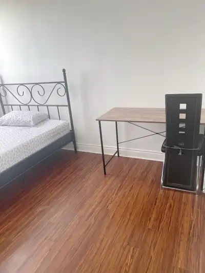 Private Room for Rent ; Mississauga ; Females Only