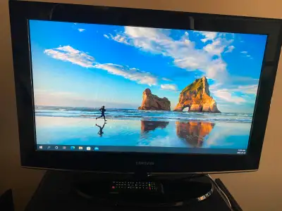 Used 32” Samsung TV with HDMI for Sale, View more