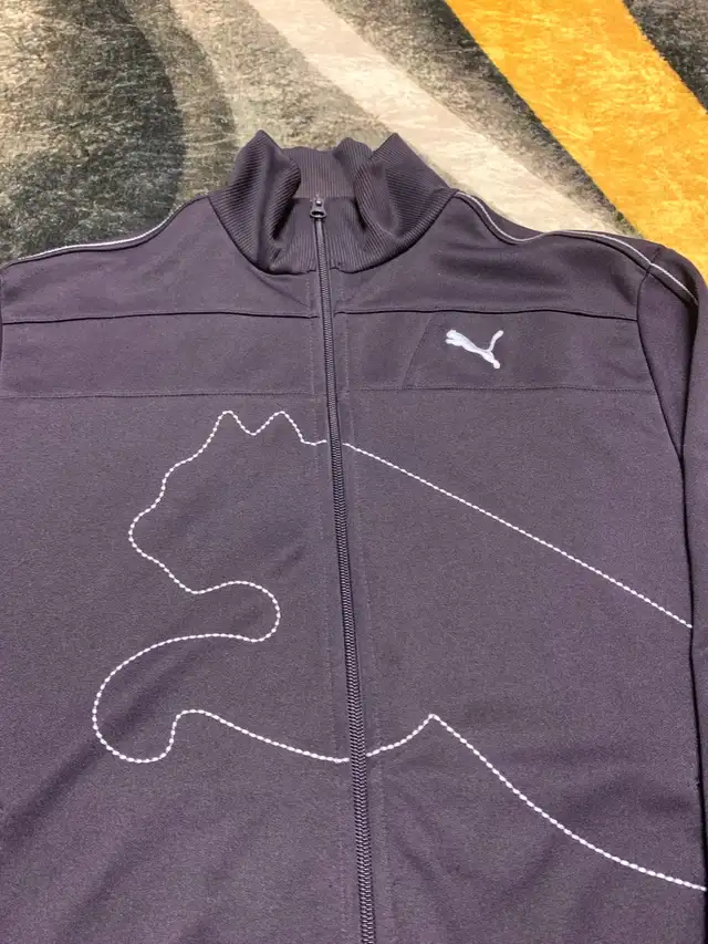 Puma Zip Up Sweater in Men's in Mississauga / Peel Region - Image 4