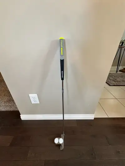 Odyssey Two Ball Blade Putter 33”, View more