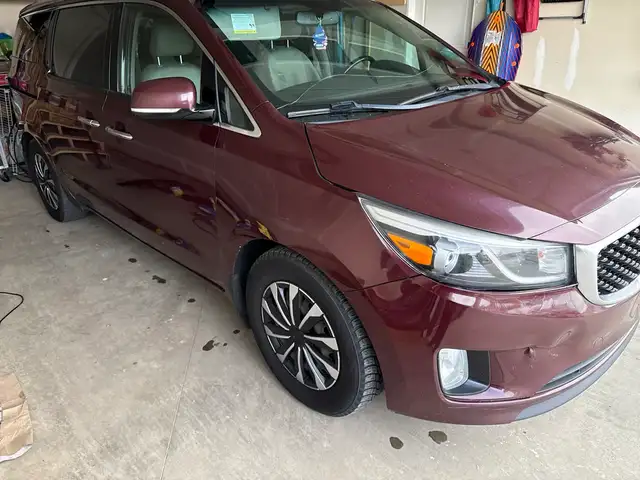 kia sedona 2015 Lx+ 8 seater minivan 