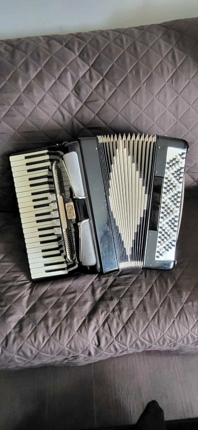 Accordion Noble made  in Italy  in Pianos & Keyboards in Guelph