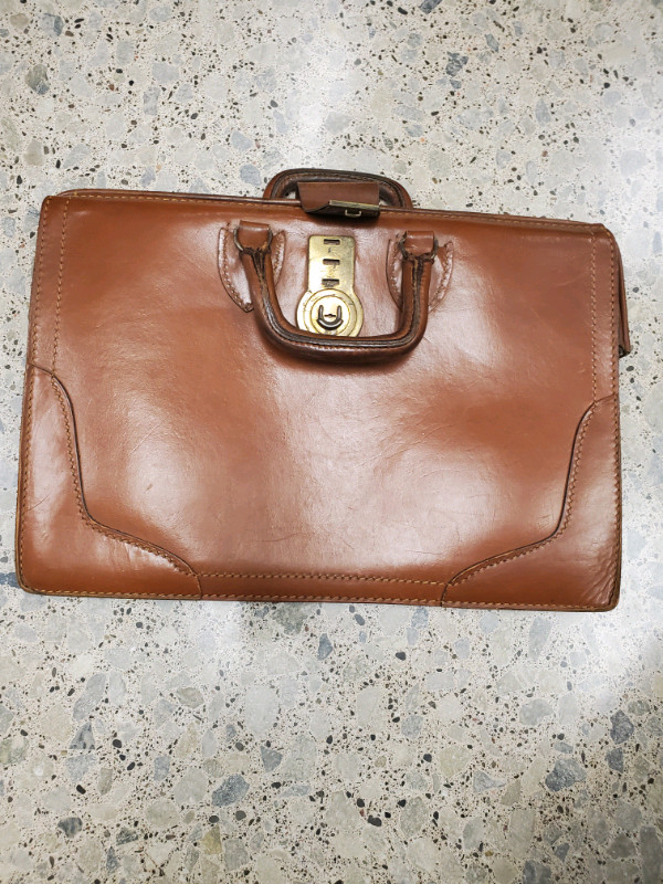 Vintage Brown Leather File Bag/briefcase  School, Lawyer, Doctor in Arts & Collectibles in City of Toronto - Image 2