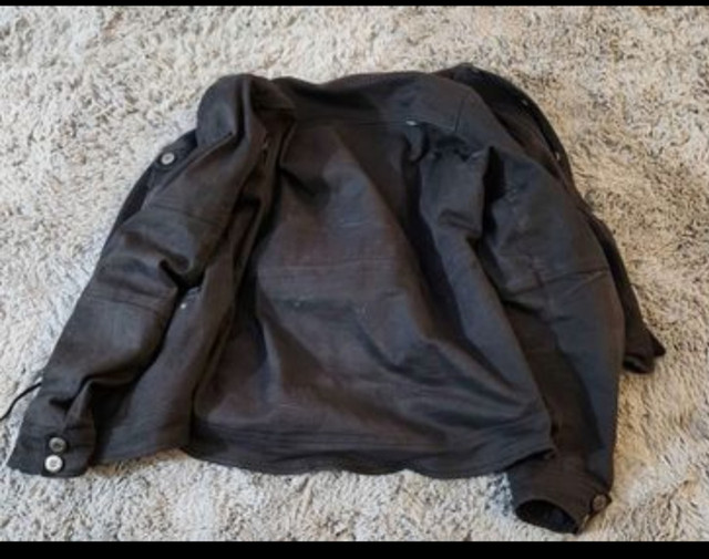 Im selling  a Joe Rocket  Biker jacket ,size xl ,womens in Women's - Other in Kitchener / Waterloo - Image 2
