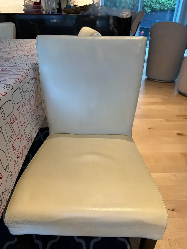 White Leather Dining Chairs from Maison Corbeil in Window Treatments in Laval / North Shore - Image 5