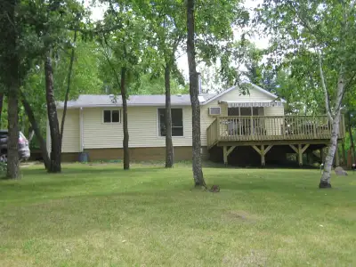 Waterfront cottage for rent - Lee River/Lac du Bonnet, View more