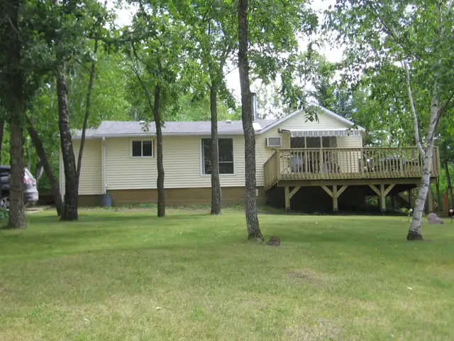Waterfront cottage for rent - Lee River/Lac du Bonnet in Manitoba in Canada - Image 2