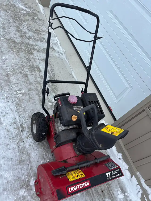 22” Snowblower part out in Snowblowers in London - Image 4