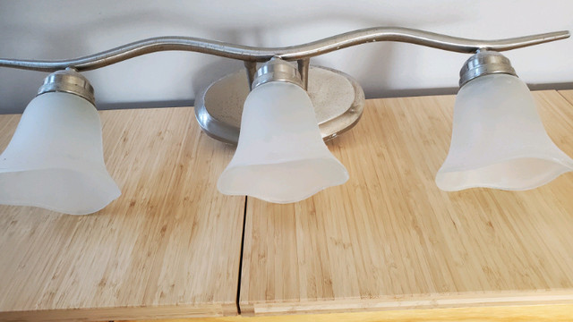Washroom vanity light in Indoor Lighting & Fans in Pembroke - Image 3