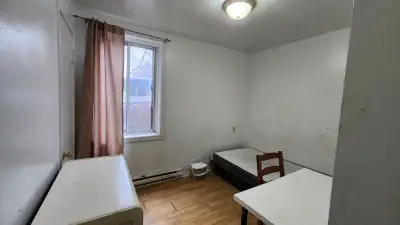 Room for rent --- Metro CDN  Plamondon