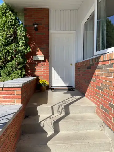 Duplex for rent - 3723 20 Ave S, Lethbridge This half duplex offers 1000 sq ft of spacious living, a...