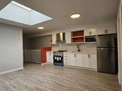 3 Bedroom/1 Washroom Top Unit of store near Spadina & College available immediately. Recently renova...