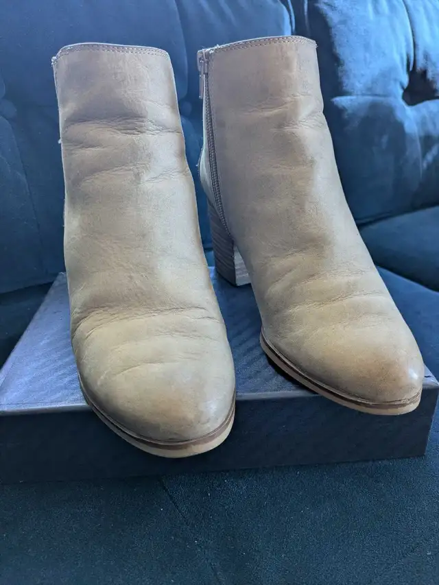 Aldo Ankle Boots Size 8 in Women's - Shoes in Calgary - Image 3