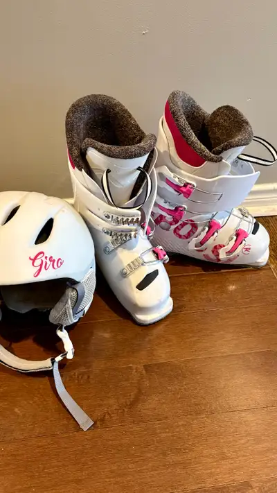 Rossignol Fun Girl ski boots + Giro ski helmet, View more