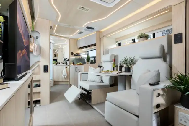 Leisure Travel Van Unity MBL in RVs & Motorhomes in Vancouver - Image 9
