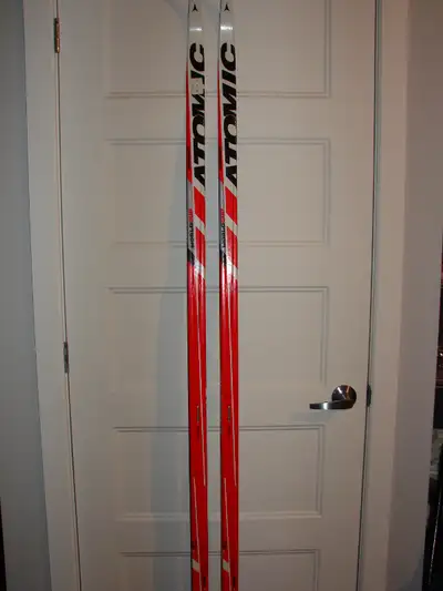 Ski classic Atomic 196cm sans fixation, View more