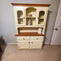 China Cabinet/Hutch/Table