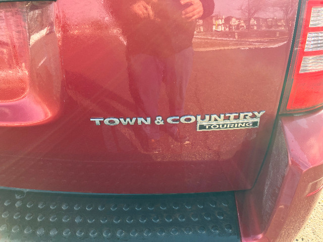 2010 Chrysler Town and Country Mini Van in Cars & Trucks in Calgary - Image 3