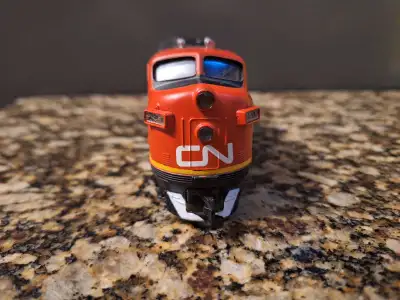 Large selection. Power supply / locomotives / freight cars / track / scenery / vehicles / people Don...