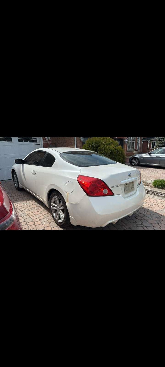 2010 Nissan Altima coupe in Cars & Trucks in City of Toronto