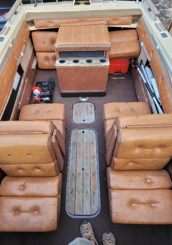 SilverLine inboard/outboard deep v 17.5ft boat Powerboats