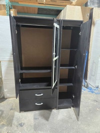 Clearance Sale Wardrobe available with home de Oakville / Halton Region Toronto (GTA) Preview