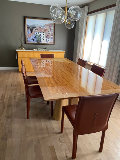 TABLE laquée /3 bois exotiques.Petit buffet gratuit in Dining Tables & Sets in Trois-Rivières - Image 2