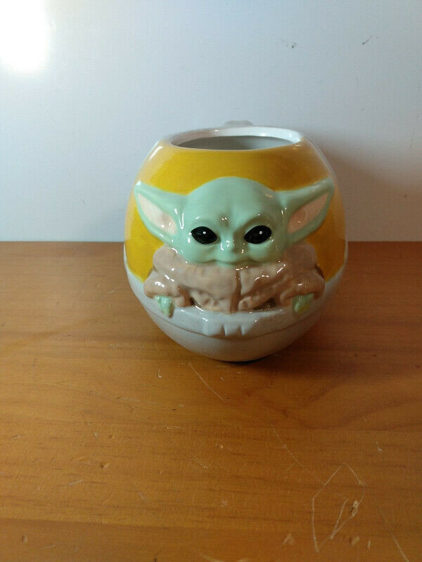 STAR WARS The Mandalorian The Child BABY YODA COFFEE MUG in Arts & Collectibles in Thunder Bay - Image 4
