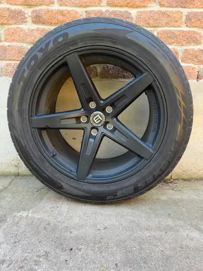Braelin 20 x 10. 5 x 127. + 45mm offset. Like new. Never winter driven. No rash.Sensors. Toyo Proxes...