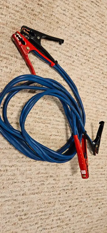 MotoMaster Medium-Duty Booster/Jumper Cables Light/Medium Duty 6 Guage at 12 Ft