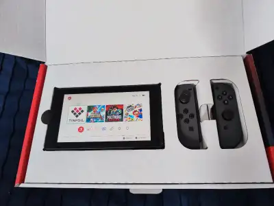 Nintendo switch v2 Tous les accessoires 128 gb Unlocked Comes witch games