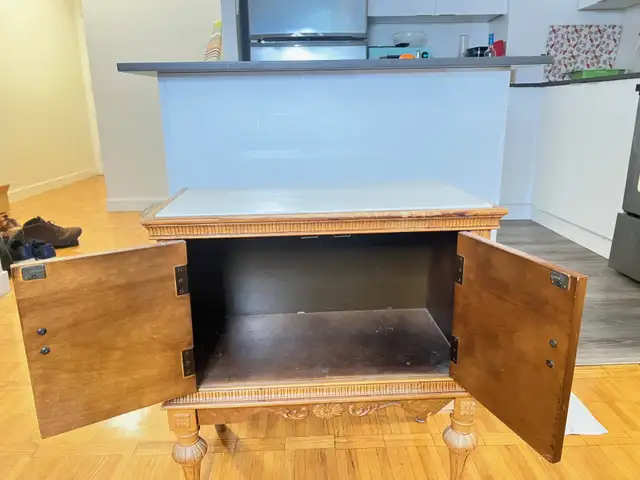 Marble Top End Tables (2)64519990448897124