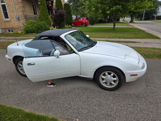 Mazda Miata 1993 in Cars & Trucks in Norfolk County - Image 2