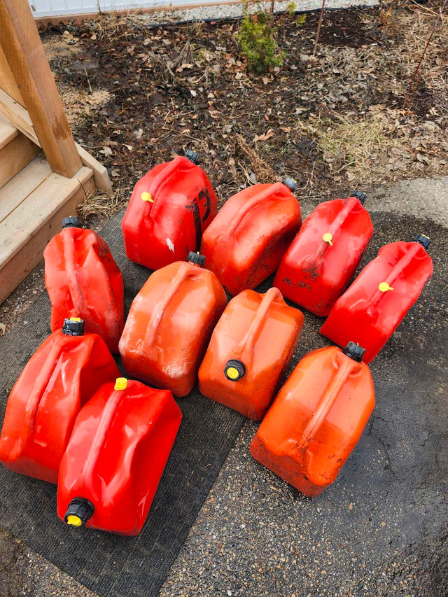 Gas cans / Jerry cans in Other Parts & Accessories in St. Albert