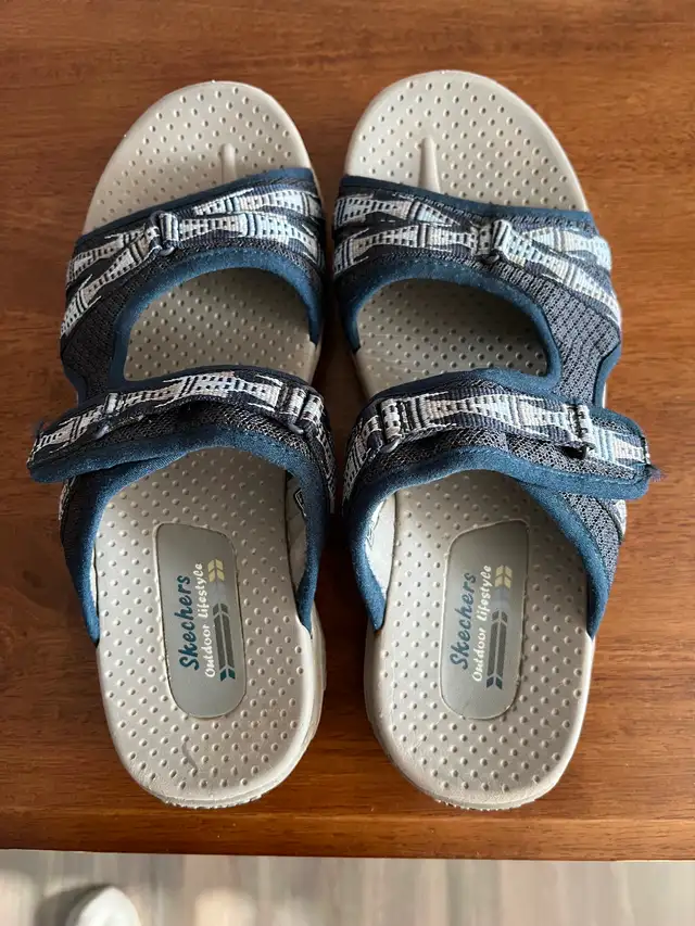 Skechers Womens Reggae Slide Sandals