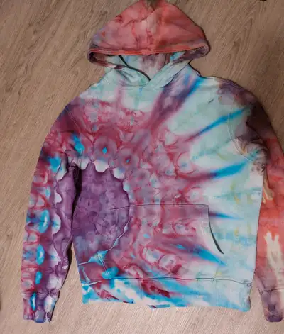 I restore clothes, pants, leggings with tie dye technique. Any size, any colors, any patterns. The c...