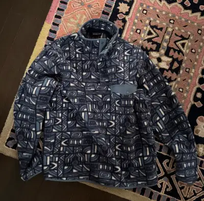 Selling my brand new Patagonia Lightweight Synchilla Snap-T Pullover in Men's Large in the New Visio...