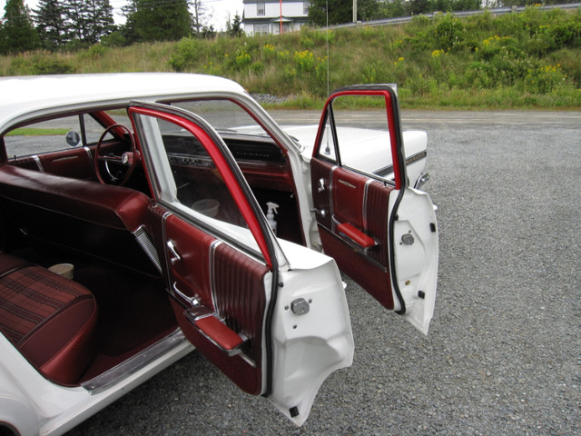 1963 Pontiac Parisienne in Classic Cars in City of Halifax - Image 3