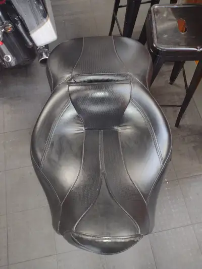 Harley Davidson Heated Seat off 2013 CVO Ultra Will fit many others. See pictures for condition. $38...