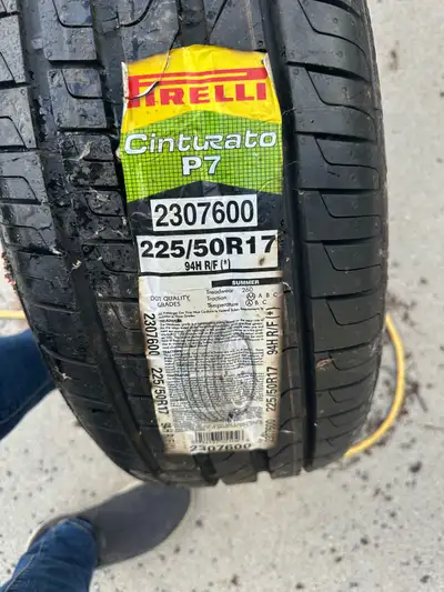Un pneu neuf pirreli Cinturato 225/50r17