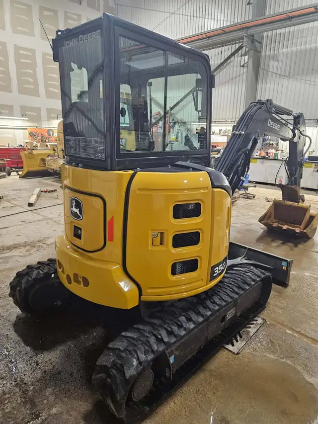 2022 JOHN DEERE 35G MINI EXCAVATOR in Other in Barrie - Image 3