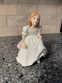 Royal Doulton Figurine Lynsey HN 3043