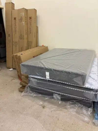 Luxury Mattress for Sale -  Queen Size, Plush Material, View more