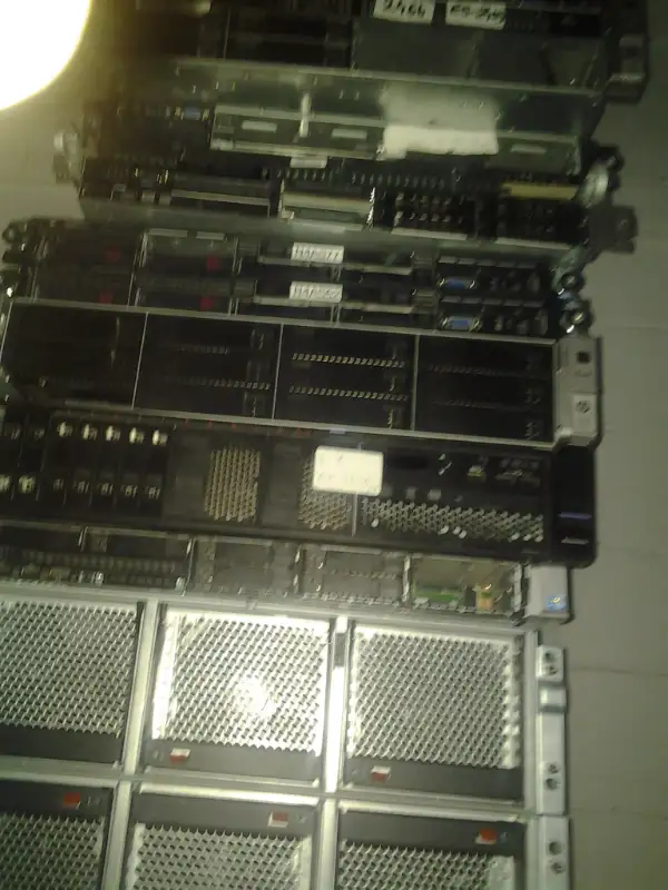 Lenovo System X 3650 M5 2x Xeon E5-2630 Lenovo X3650 M5 2x Xeon in Servers in City of Montréal - Image 6