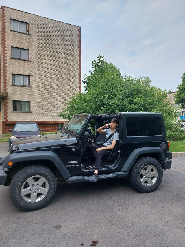 jeep wrangler sport dans Autos et camions  à Ville de Montréal - Image 3